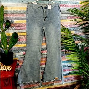 Rue-21 Super Flare Jeans, Light Wash, High Waisted, Raw hem, Size 11